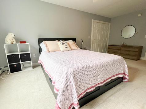 24 Surrey Lane Falmouth ME 04105