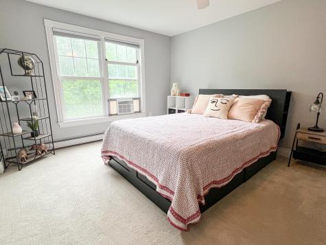 24 Surrey Lane Falmouth ME 04105