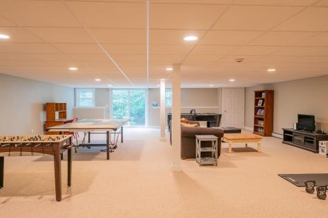 24 Surrey Lane Falmouth ME 04105