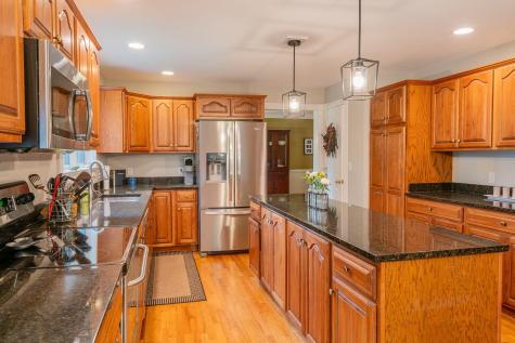 24 Surrey Lane Falmouth ME 04105