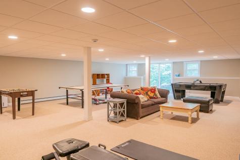 24 Surrey Lane Falmouth ME 04105