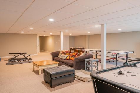 24 Surrey Lane Falmouth ME 04105