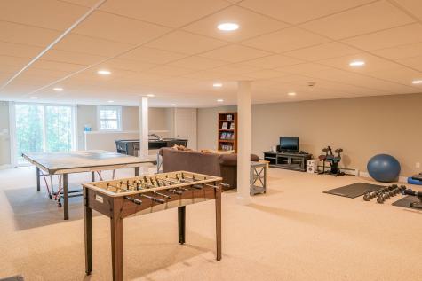 24 Surrey Lane Falmouth ME 04105