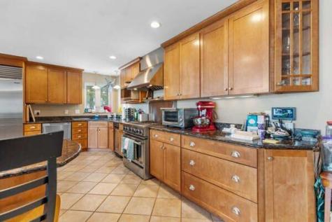 140 Deep Cove Road Raymond ME 04071