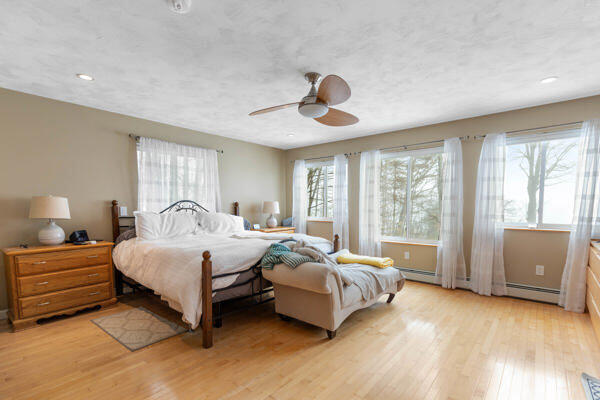 140 Deep Cove Road Raymond ME 04071