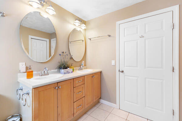 140 Deep Cove Road Raymond ME 04071