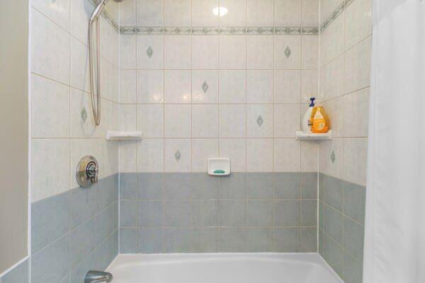 140 Deep Cove Road Raymond ME 04071