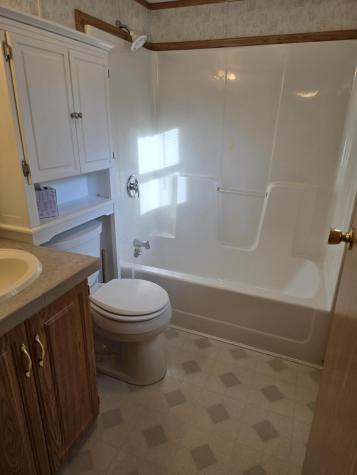 8 Sycamore Drive Norway ME 04268