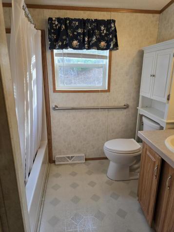 8 Sycamore Drive Norway ME 04268