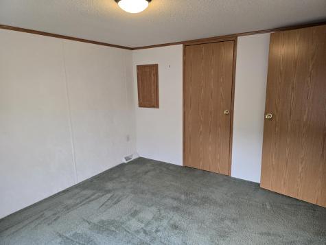 8 Sycamore Drive Norway ME 04268