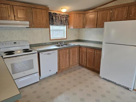 8 Sycamore Drive Norway ME 04268