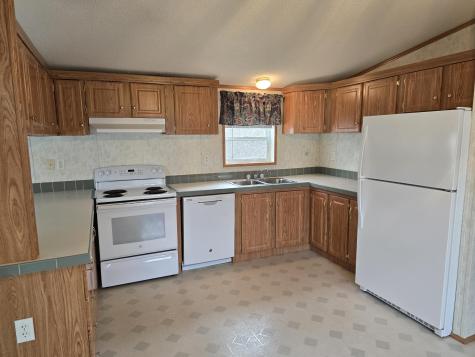 8 Sycamore Drive Norway ME 04268