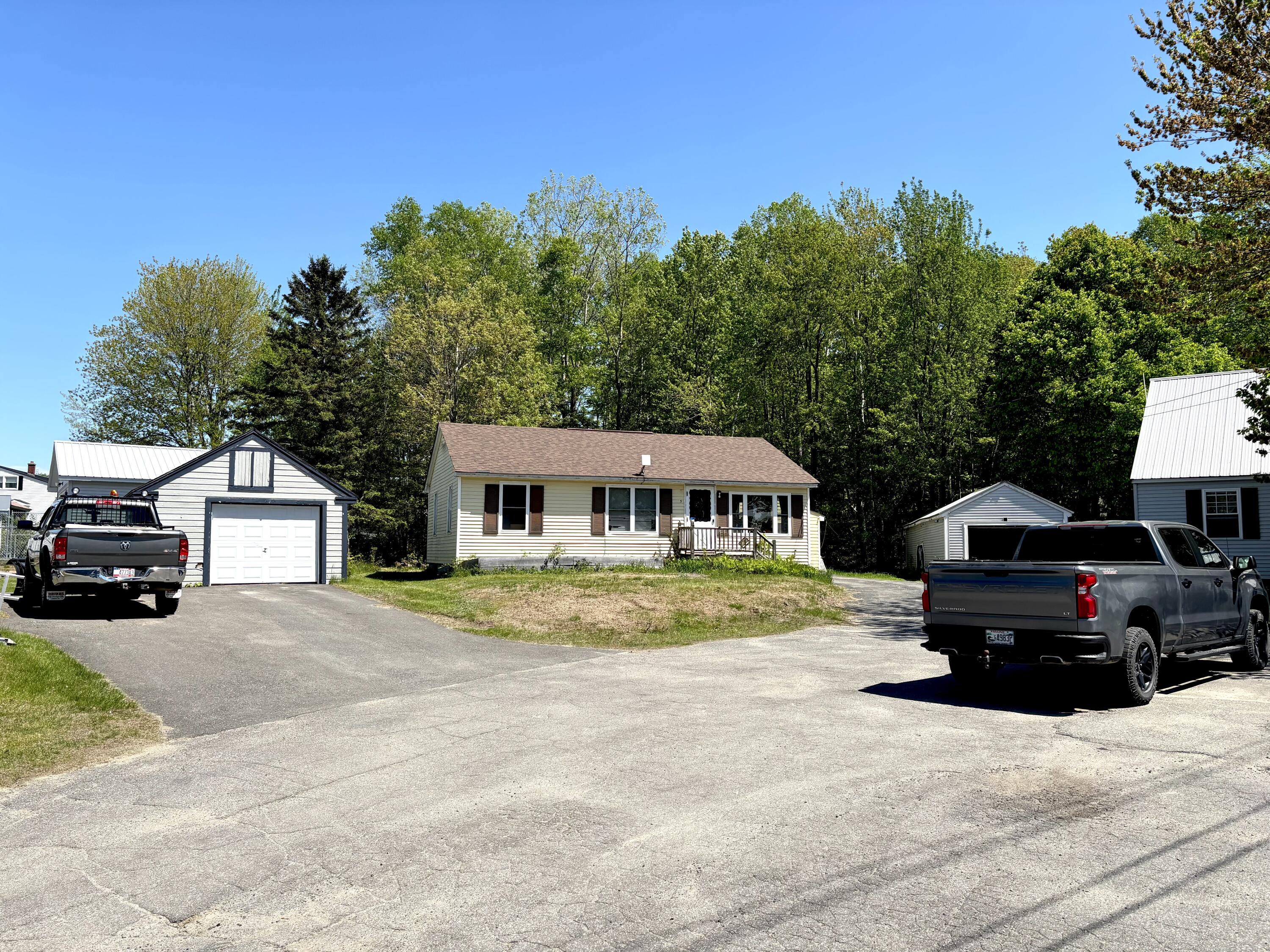 5 Grove Street Millinocket ME 04462