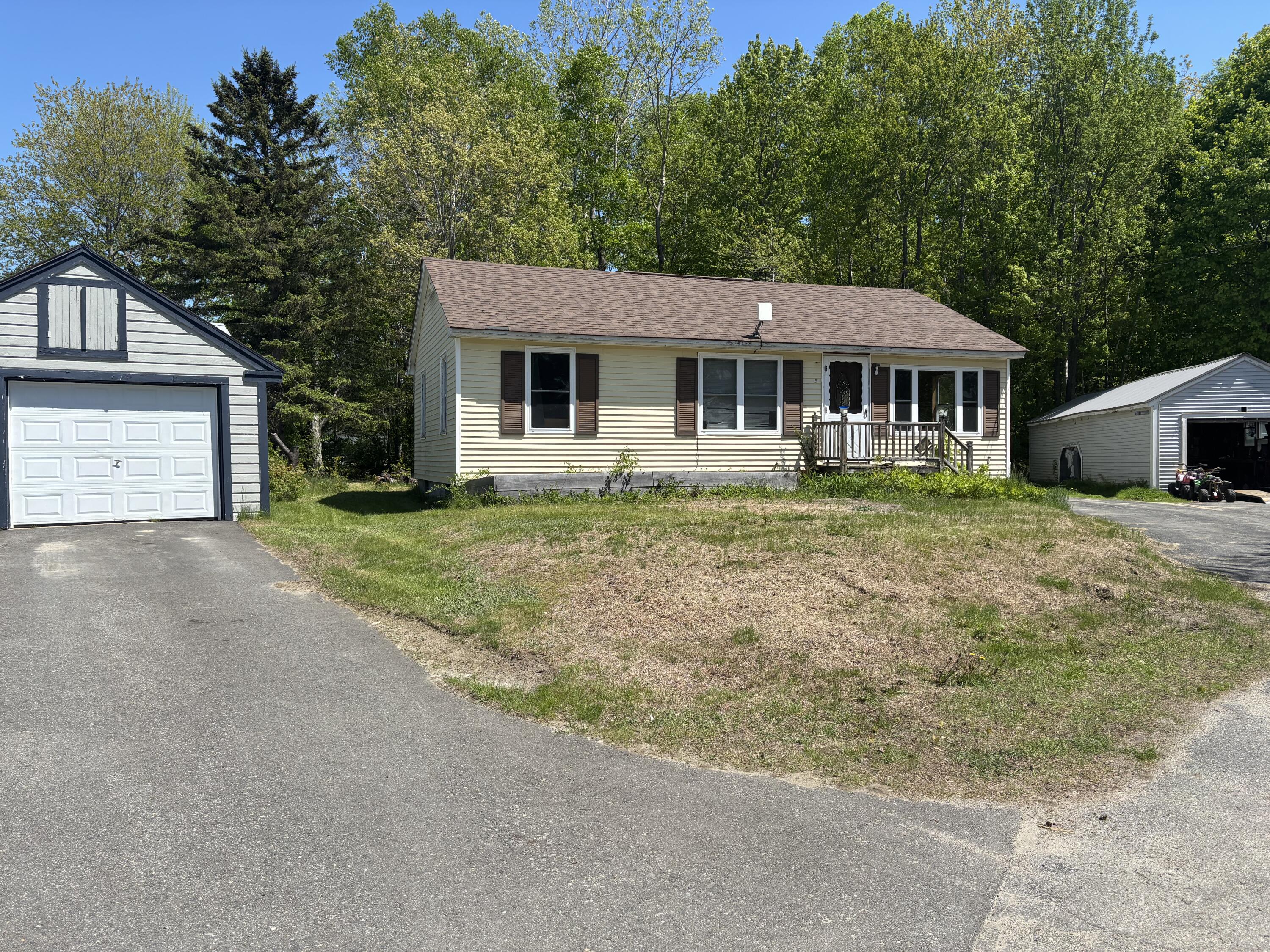 5 Grove Street Millinocket ME 04462