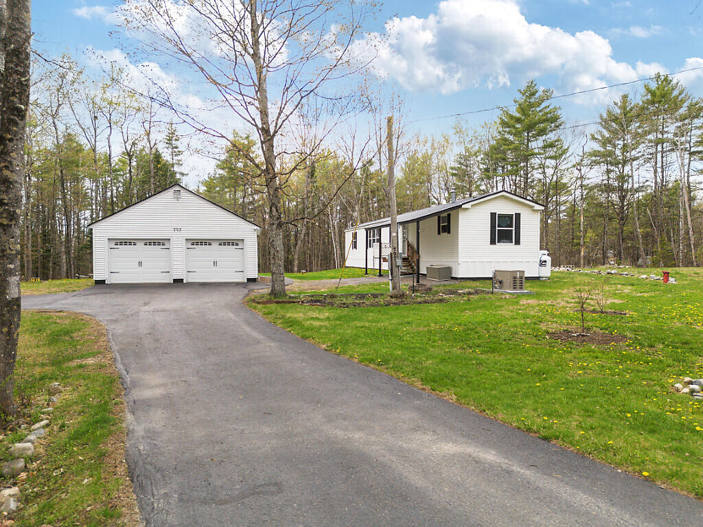 797 E Pittston Road Pittston ME 04345