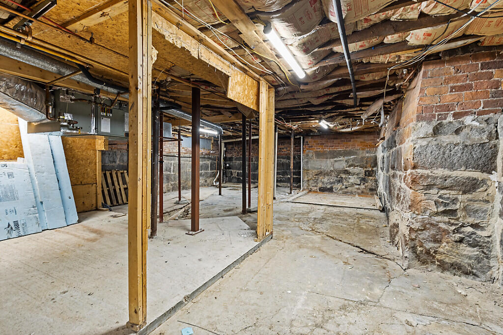 16 E Chestnut Street Augusta ME 04330