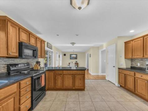 31 Bonnie Lea Drive Hermon ME 04401