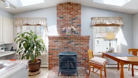 87 Locksley Road Auburn ME 04210