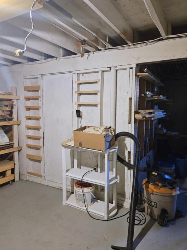 10 Swale Lane Lewiston ME 04240