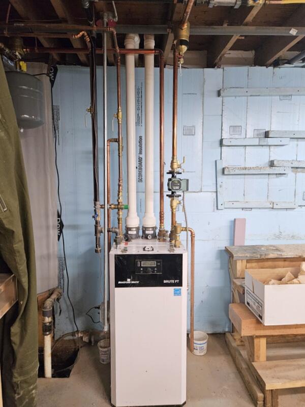 10 Swale Lane Lewiston ME 04240