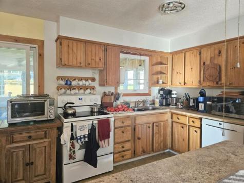 10 Swale Lane Lewiston ME 04240