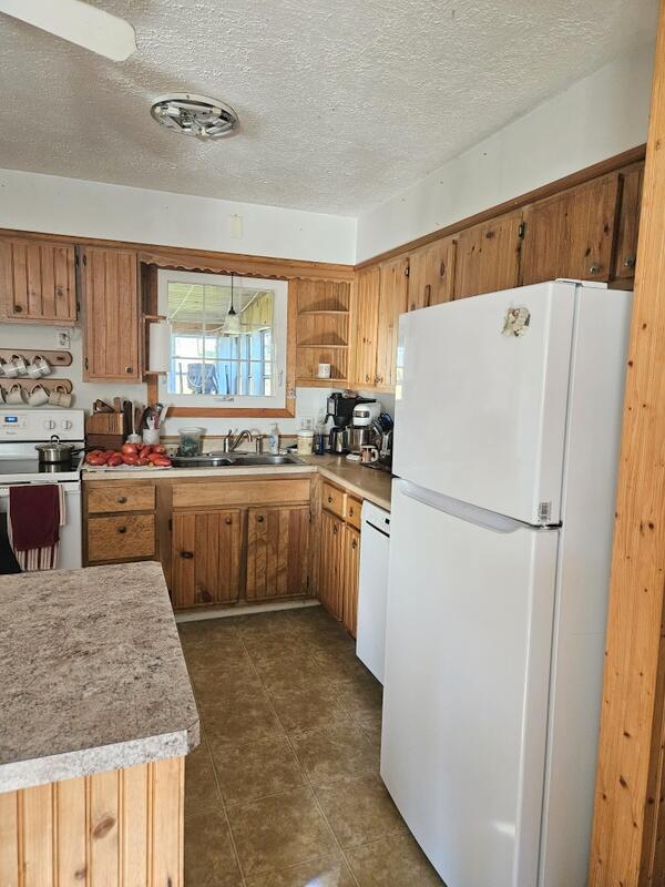 10 Swale Lane Lewiston ME 04240