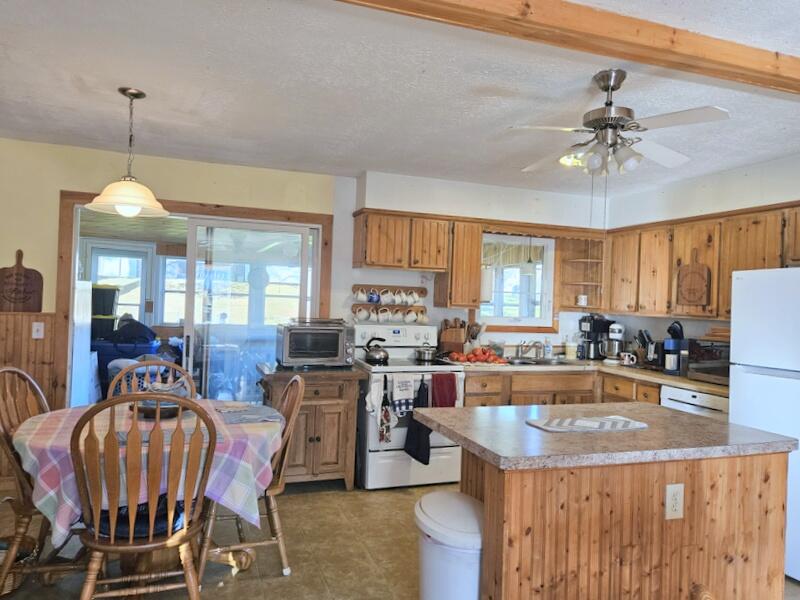 10 Swale Lane Lewiston ME 04240