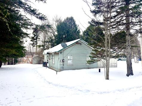 21 Horseshoe Road Medway ME 04460