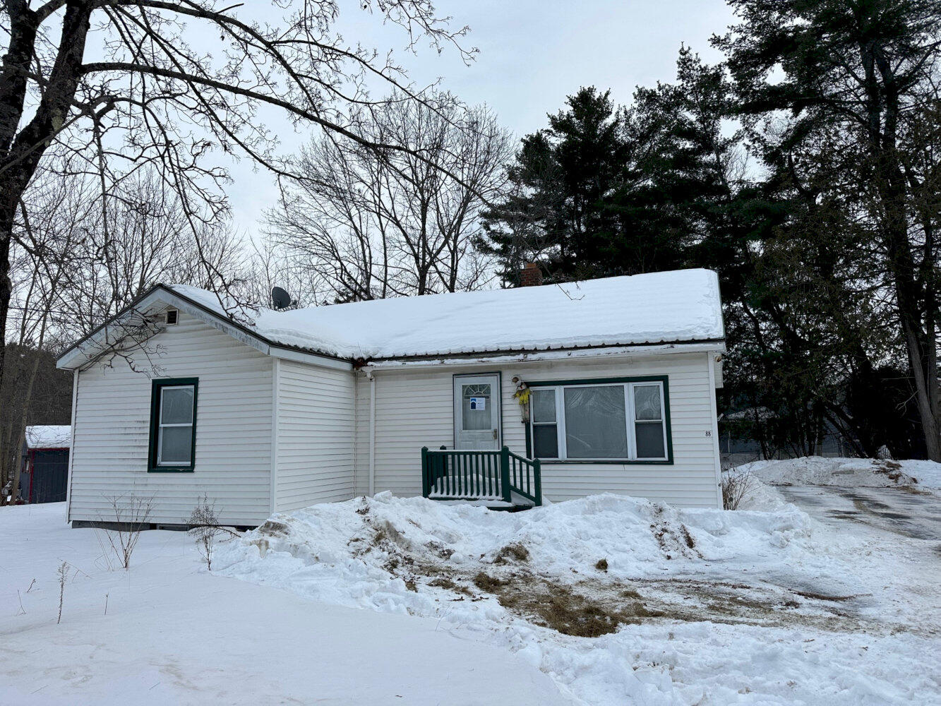 88 Belgrade Road Oakland ME 04963