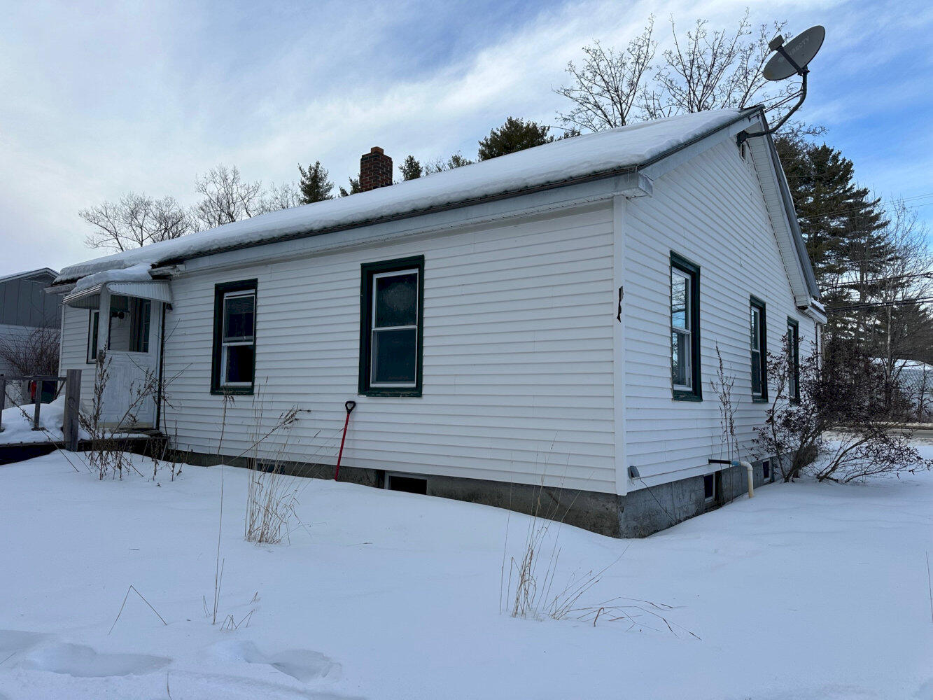 88 Belgrade Road Oakland ME 04963