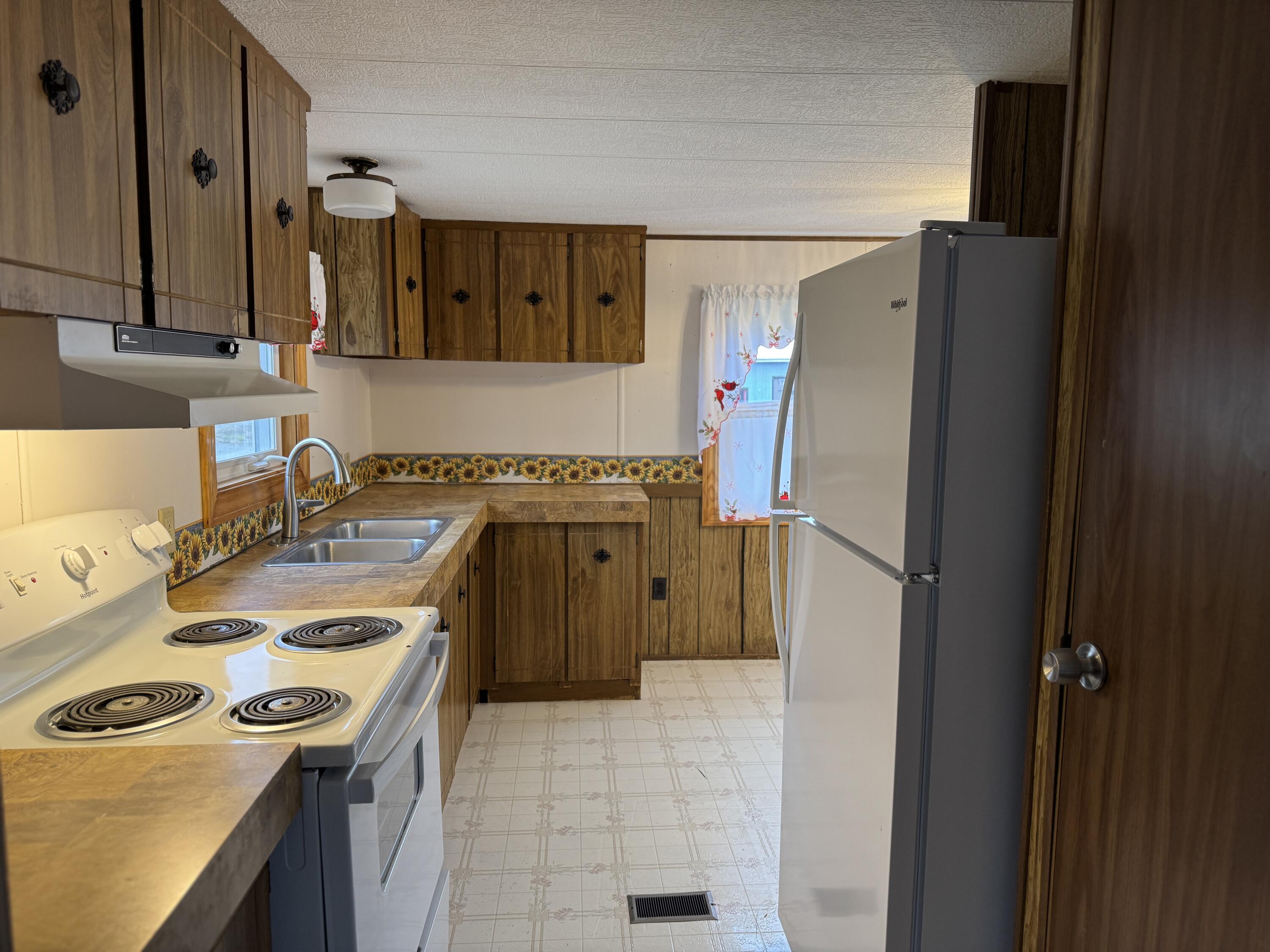 16 Pine Street Dexter ME 04930