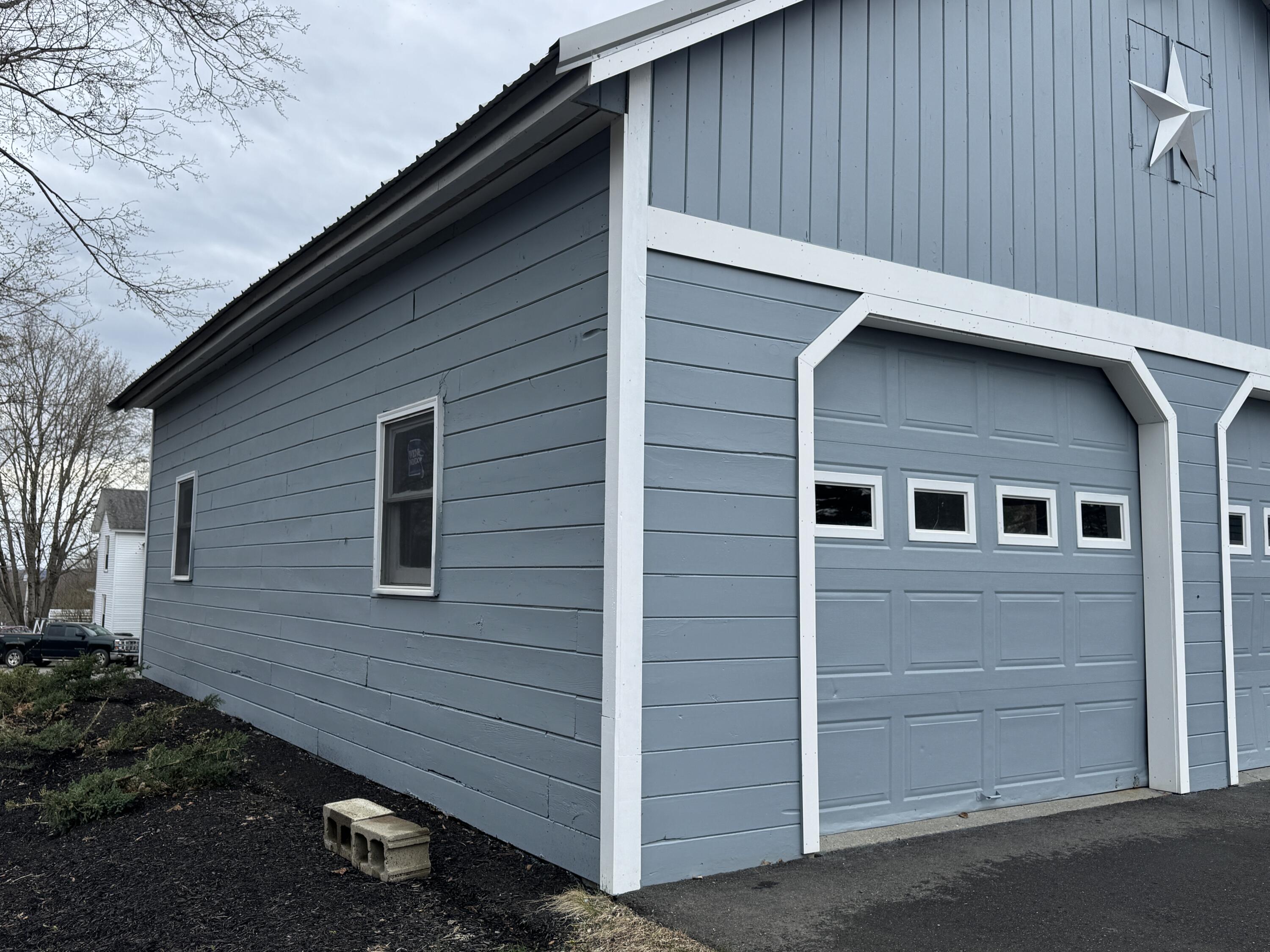 16 Pine Street Dexter ME 04930