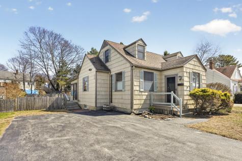 16 Meadow Way Cape Elizabeth ME 04107