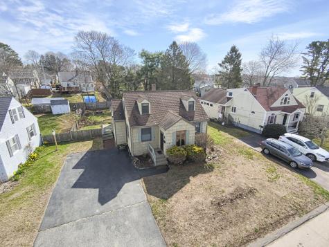 16 Meadow Way Cape Elizabeth ME 04107