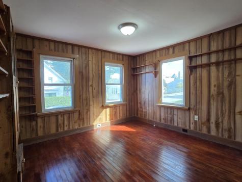 16 Kendall Street Augusta ME 04330