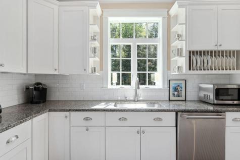 24 Parker Way Falmouth ME 04105