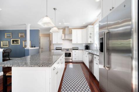 24 Parker Way Falmouth ME 04105