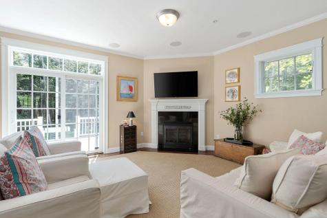 24 Parker Way Falmouth ME 04105