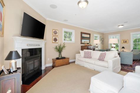 24 Parker Way Falmouth ME 04105
