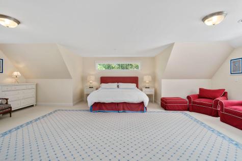 24 Parker Way Falmouth ME 04105