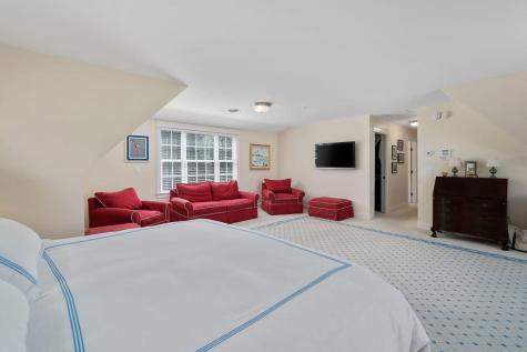 24 Parker Way Falmouth ME 04105