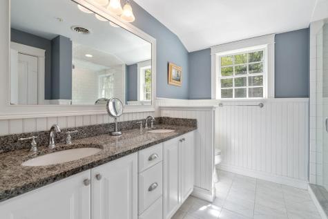 24 Parker Way Falmouth ME 04105