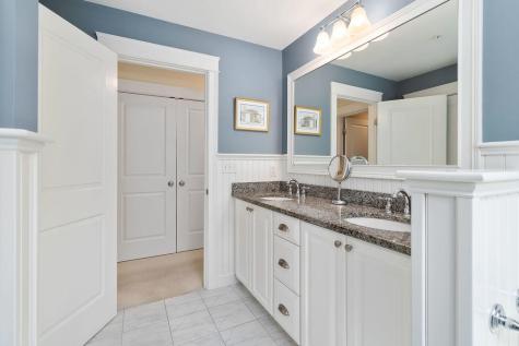 24 Parker Way Falmouth ME 04105