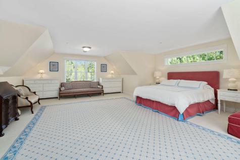 24 Parker Way Falmouth ME 04105