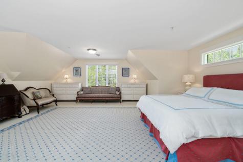 24 Parker Way Falmouth ME 04105