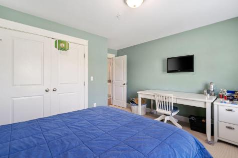 24 Parker Way Falmouth ME 04105