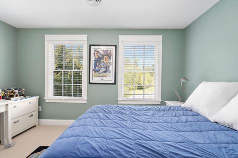 24 Parker Way Falmouth ME 04105