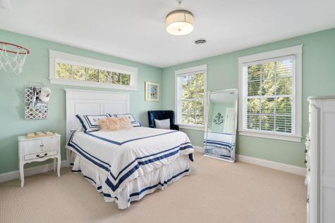 24 Parker Way Falmouth ME 04105
