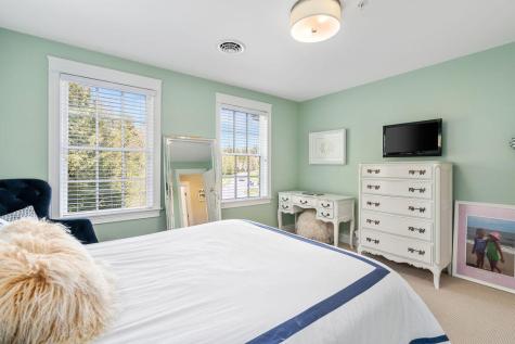 24 Parker Way Falmouth ME 04105