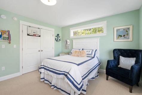 24 Parker Way Falmouth ME 04105